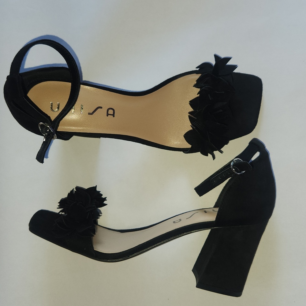 NIB Low Block Heel - Picture 9 of 11